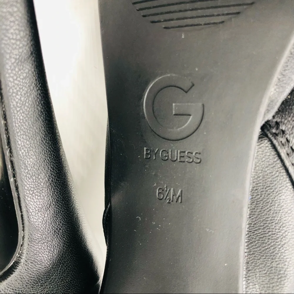 G by Guess Black High Heeled Leather Boots Knee High Buckle 6.5 M barely used - Picture 6 of 9